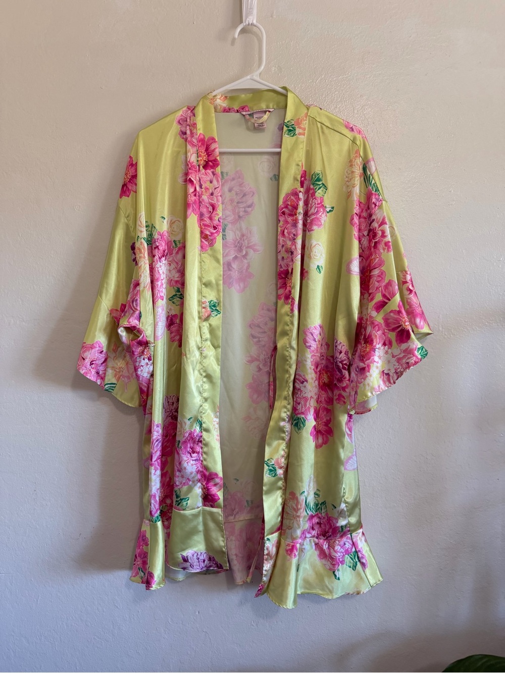 Victoria's Secret Lime Green Floral Satin Kimono Robe